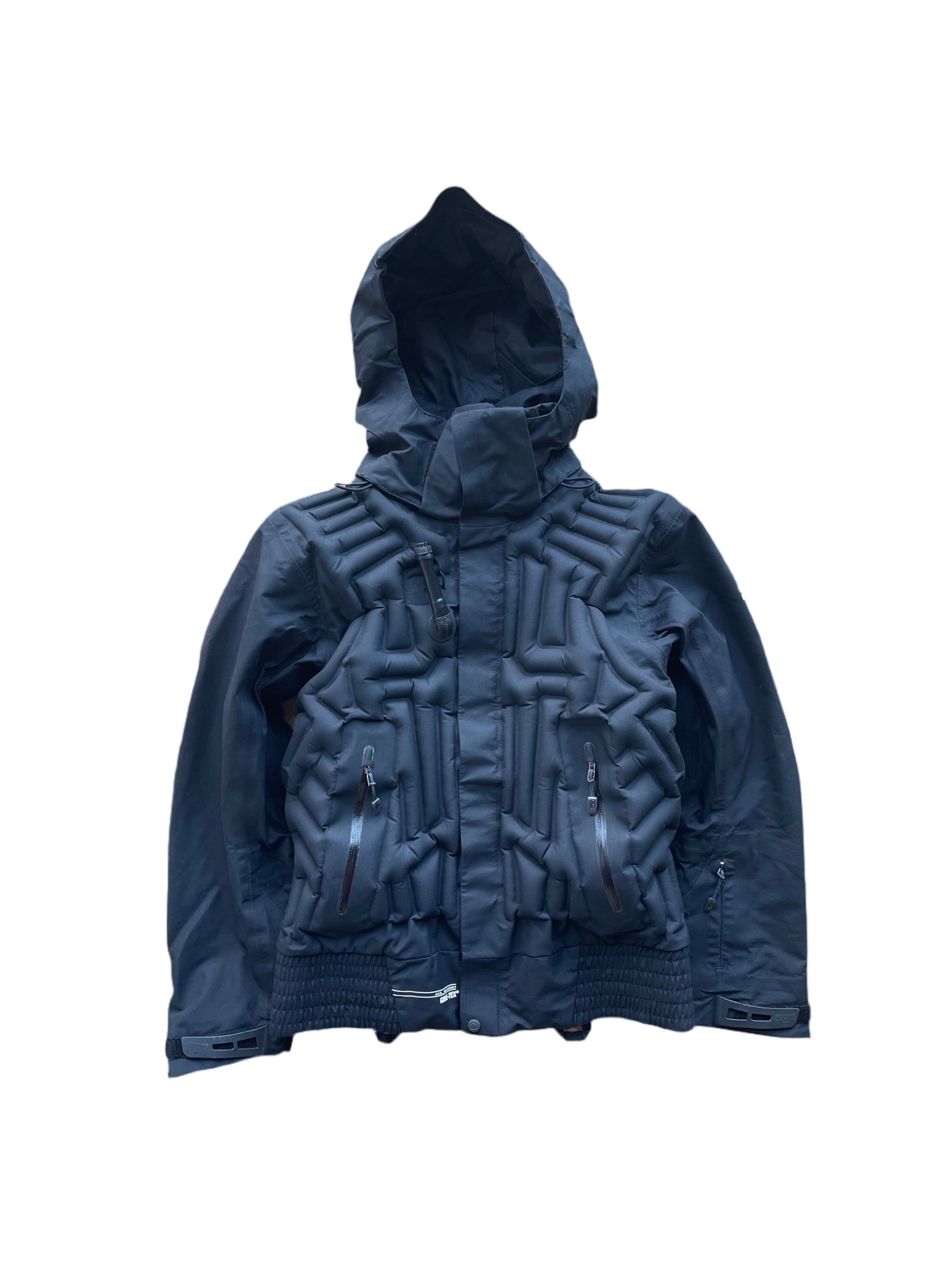 Nike ACG Black Gore-tex Inflatable Jacket (S) – Beyond The Bias Nike ACG Black Gore-tex Inflatable Jacket (S) – Beyond The Bias