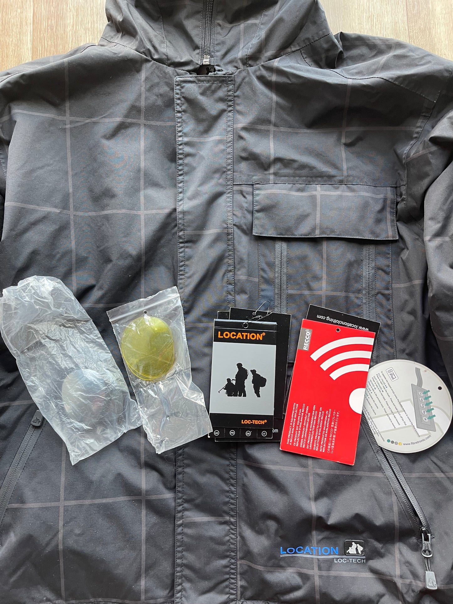 Location iPod/MP3 Goggle Jacket (M)