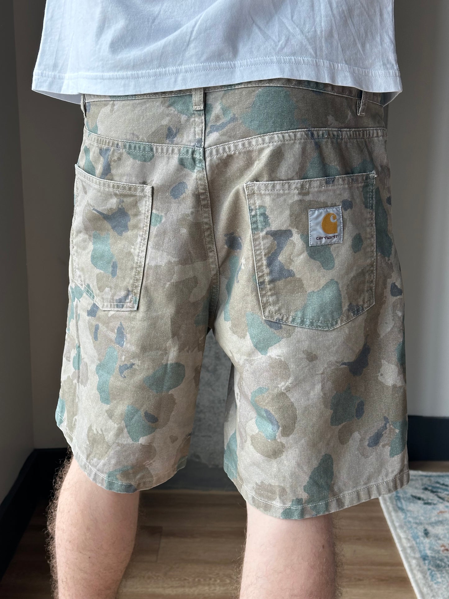 Carhartt WIP Camo Newell Shorts (32)